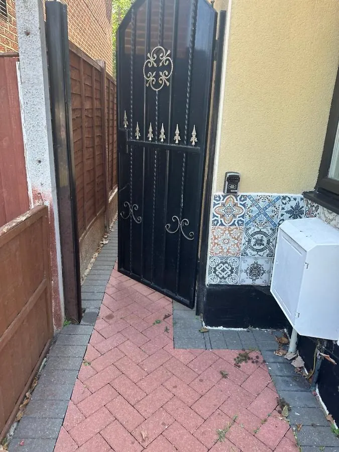 Apartment Studio Flat Gants Hill With Free Parking Redbridge